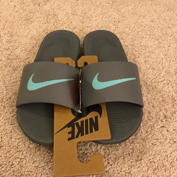 size 8 nike slides